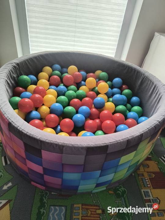 Suchy basen z piłkami dzieci stan Olsztyn