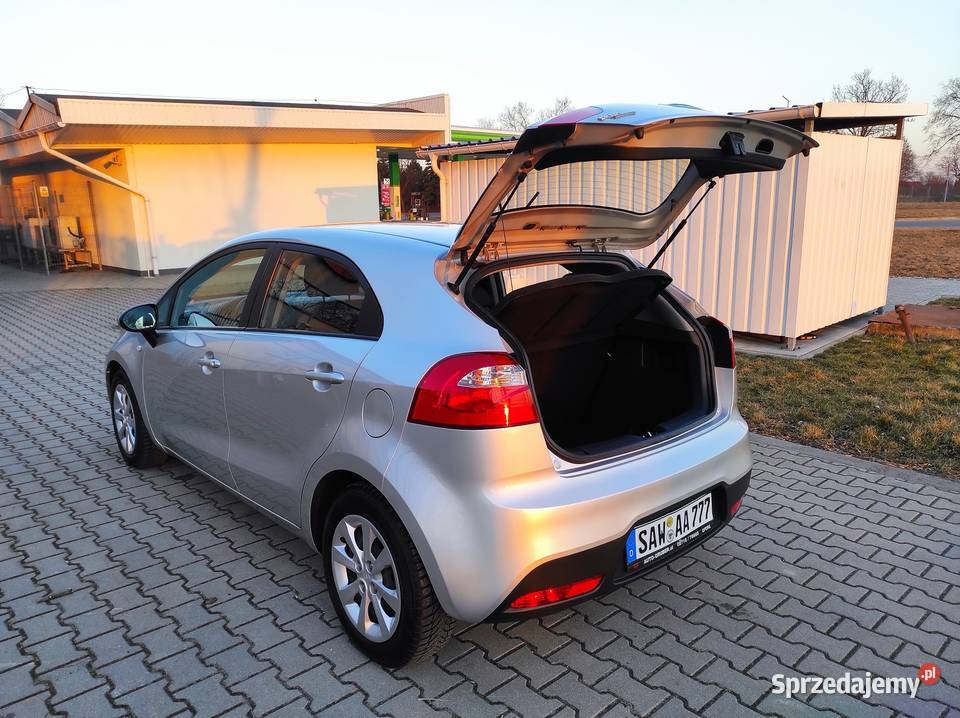 Kia Rio III 12 85 2013 r 149000 benzyna małopolskie Słomniki