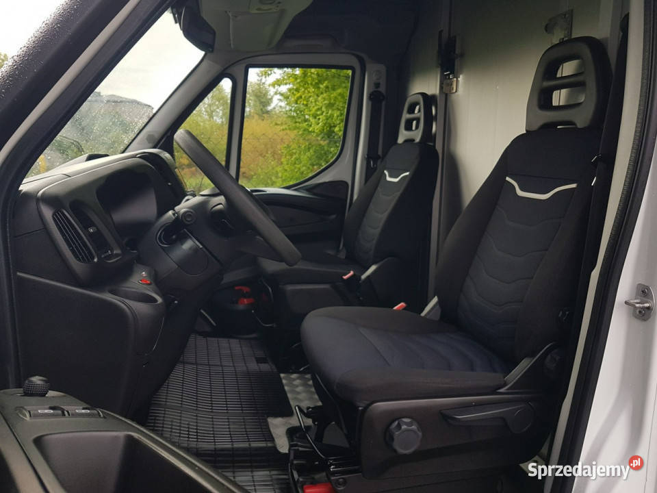 Iveco Daily KONTENER NISKOPODŁOGOWY 443x223x242 wspomaganie kierownicy Samochody dostawcze Poręba