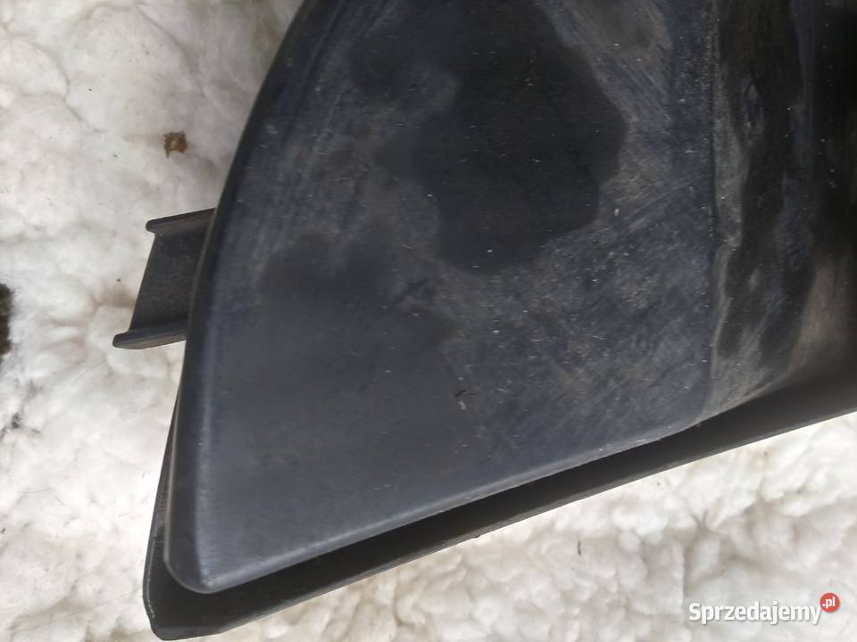 8P4807682A AUDI A3 prawa kratka zderzaka Motoryzacja Dębno