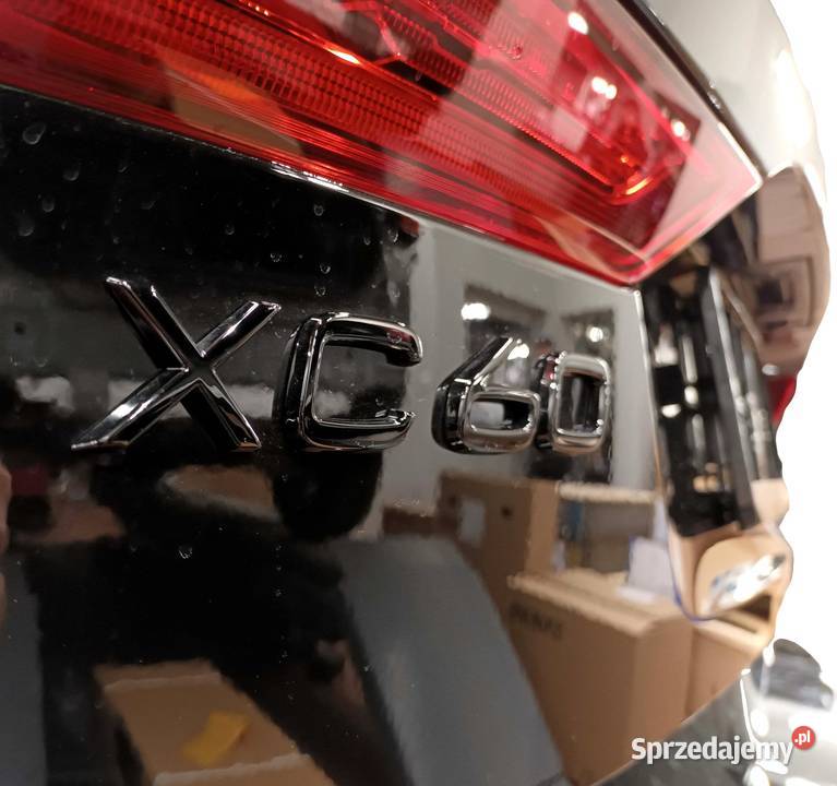 VOLVO XC60 II znaczek logo model XC60 tyl czarne dolnośląskie Bielany Wrocławskie sprzedam
