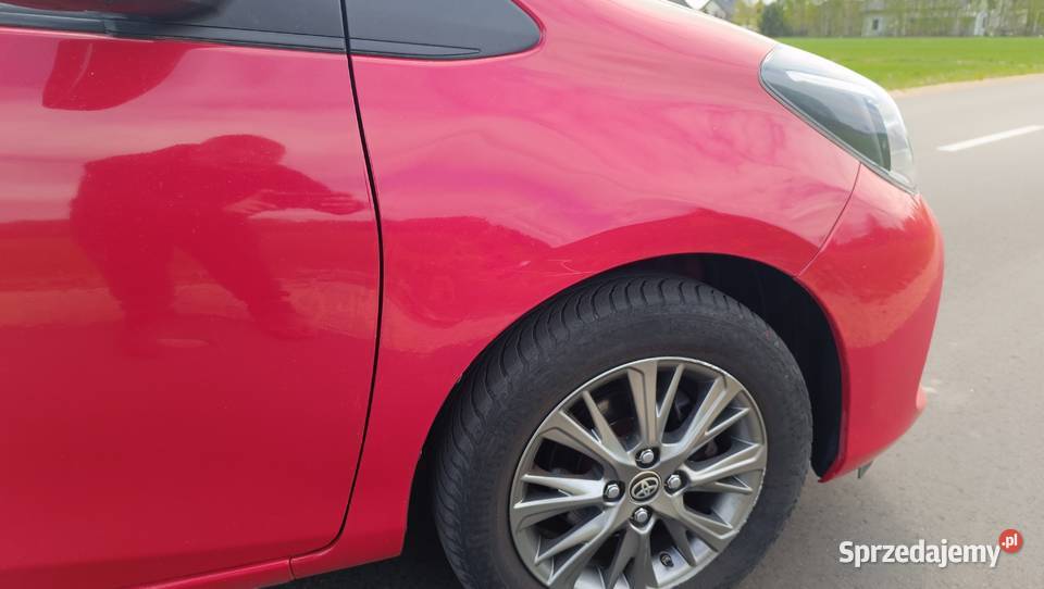 Toyota yaris 2015 Klima Kamera bluetooth alumy benzyna