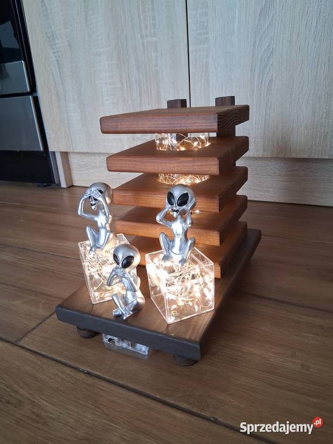 Lampka Dekoracyjna LED Kosmici z Drewna Handmade Gajewniki-Kolonia
