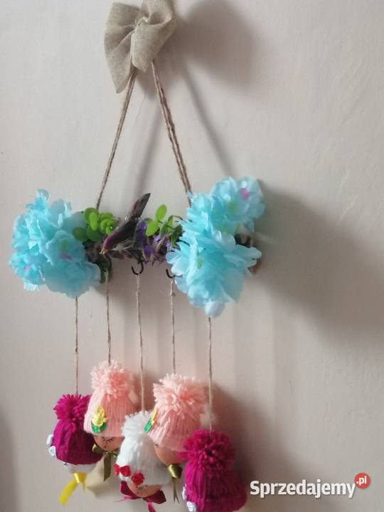 Zawieszka wielkanocna z jajek w czapeczkach Wielkanoc