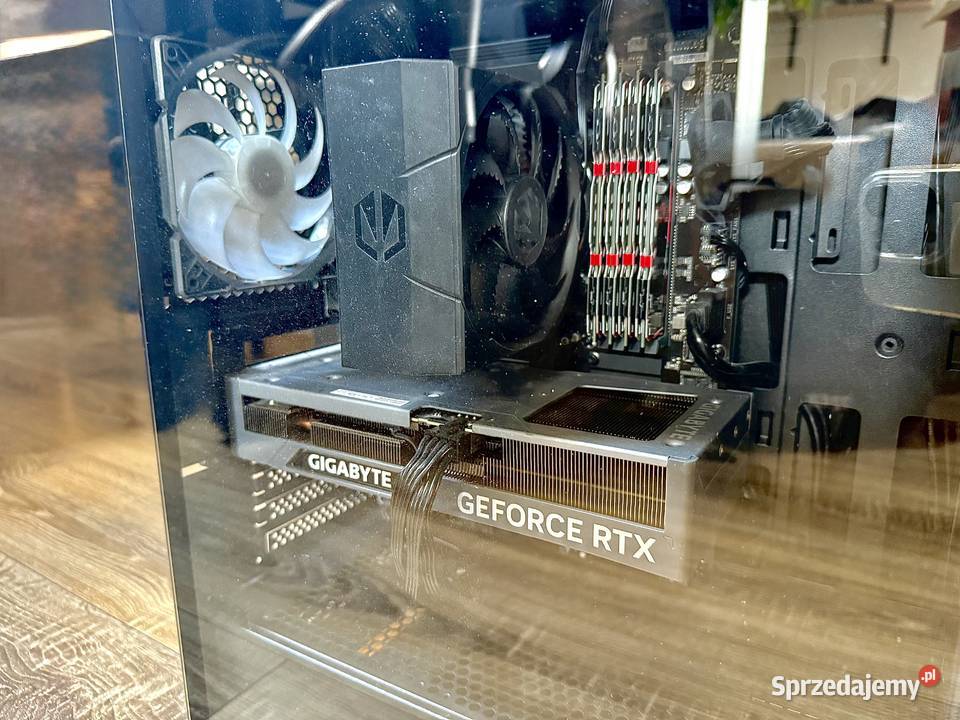 Komputer gamingowy i513600K RTX 4070 32GB SSDHDD Iława sprzedam