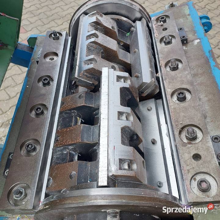 Młyn do tworzyw Mn250500 nożowy produkcji Dąbrowa Górnicza sprzedam