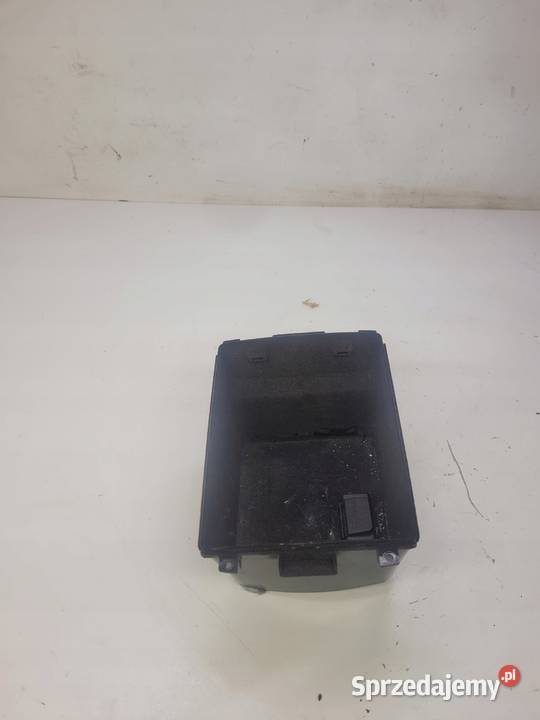 SCHOWEK PÓŁKA TUNELU AUDI A8 D4 4H0863075N Przystajń