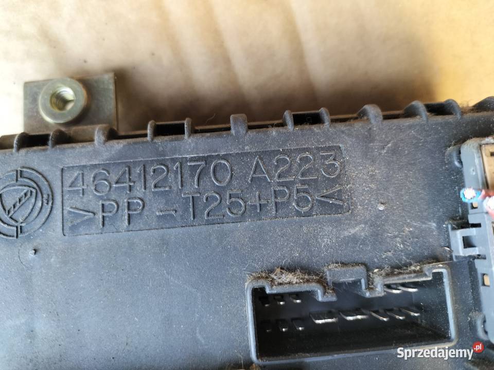 FIAT PUNTO MK1 SKRZYNKA BEZPIECZNIKÓW 46412170 osobowe Skrzynki bezpieczników sprzedam