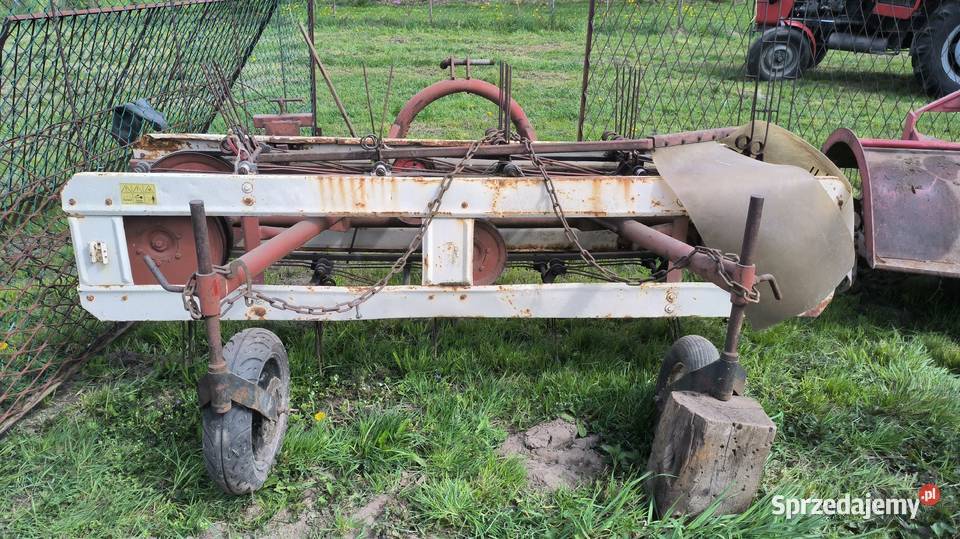 Zgrabiarka pasowa AKPIL przetrząsaczo Sarnów