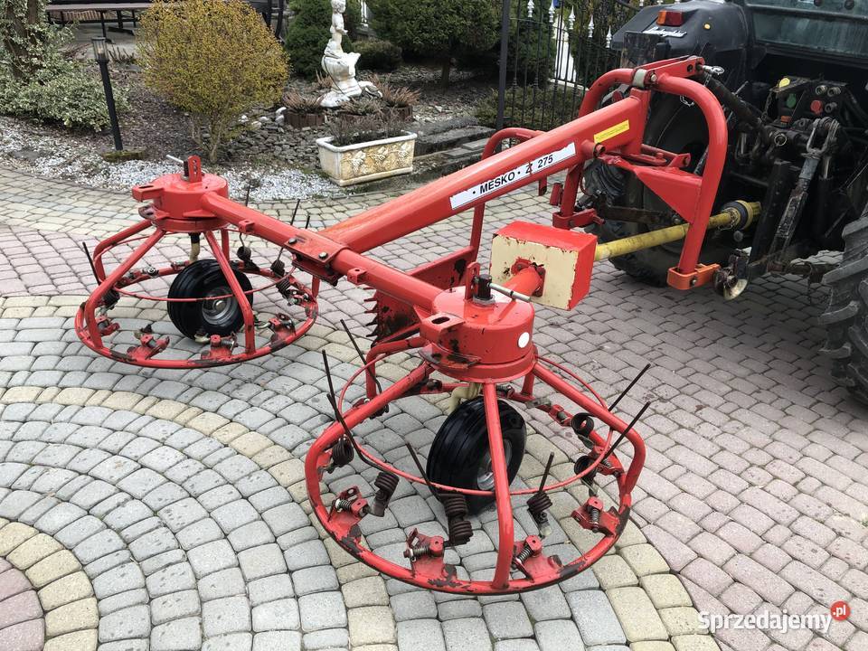 Zagrabiarko przetrząsarka Mesko Z 275 Konina