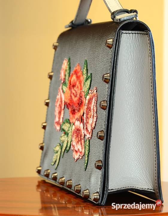 Śliczna kobieca torebka skórzana z haftem w Olsztyn