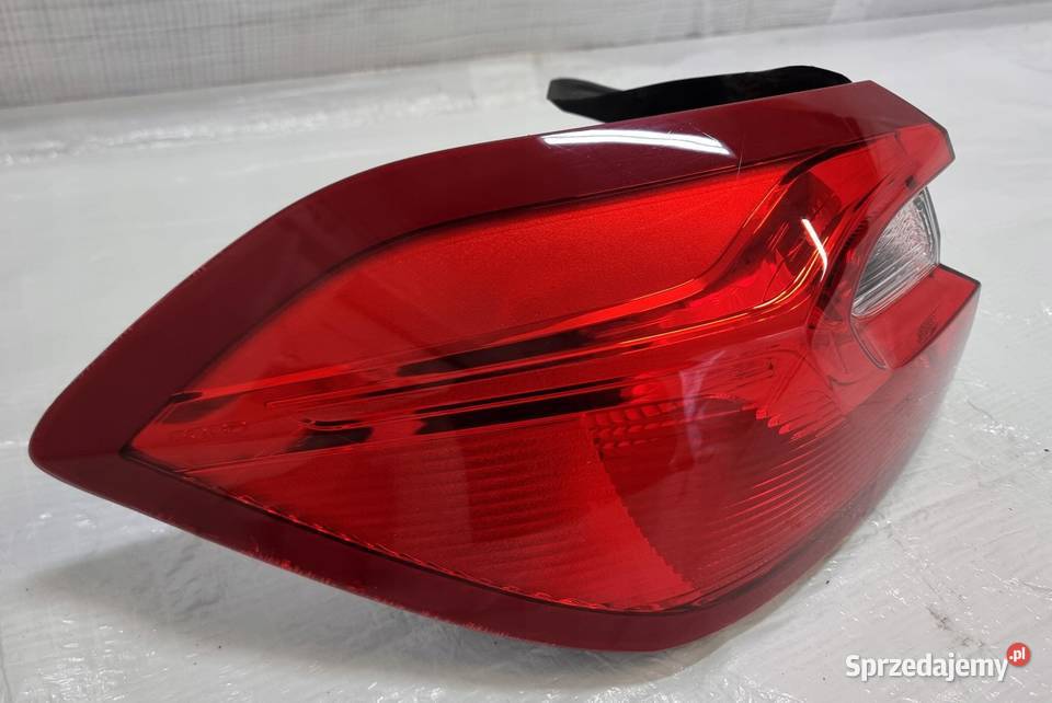 LAMPA LEWY TYŁ EUROPA H1BB13405AH FORD FIESTA osobowe