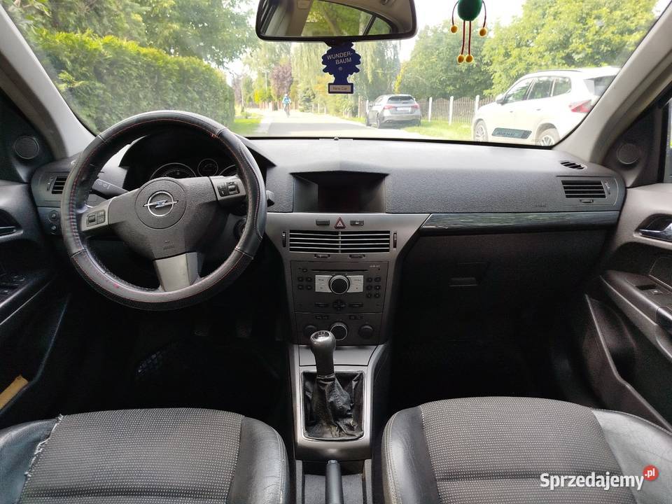 Opel Astra h 17 CDTI 2004 pół skóry ładna elektryczne szyby Astra sprzedam