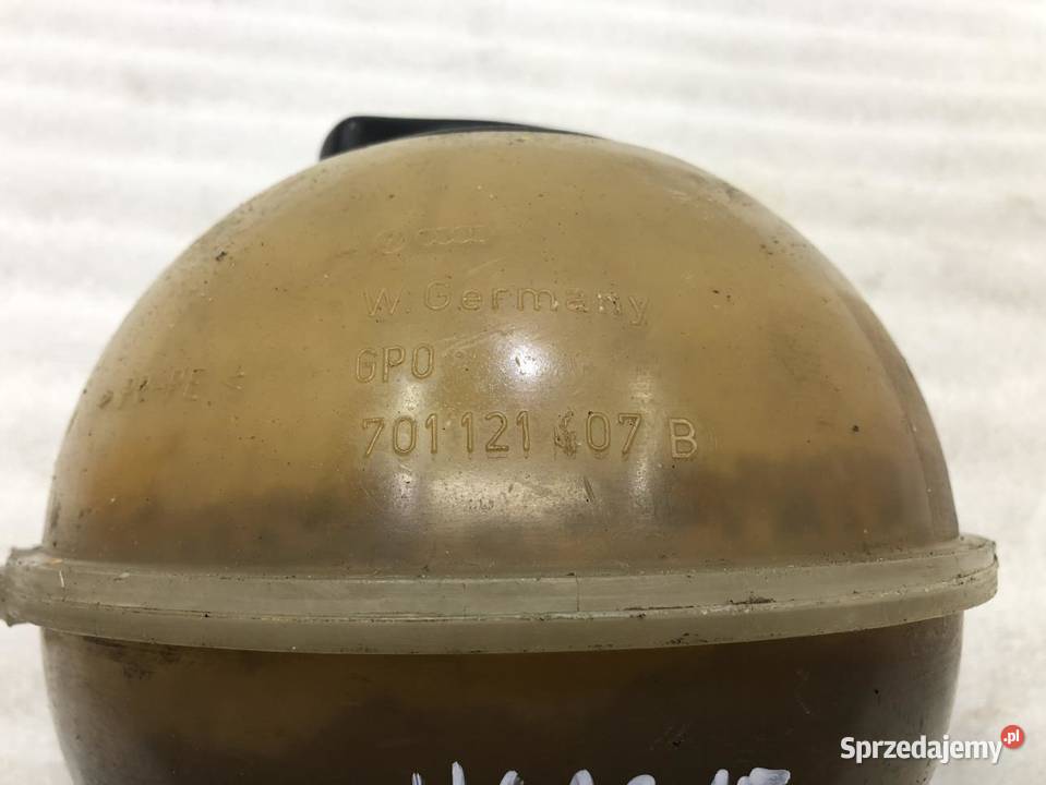 ZBIORNICZEK WYRÓWNAWCZY VW T4 701121407B