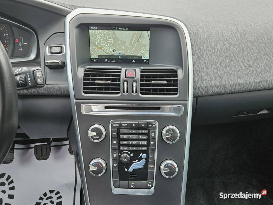 Volvo XC 60 100 Fabryczny Lakier Dealer Serwis serwisowany w ASO Opoczno