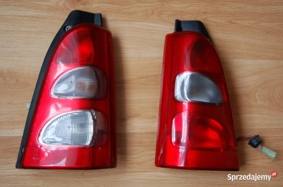 Tylne lampy z żarówkami Suzuki Wagon R Oświetlenie Będzin
