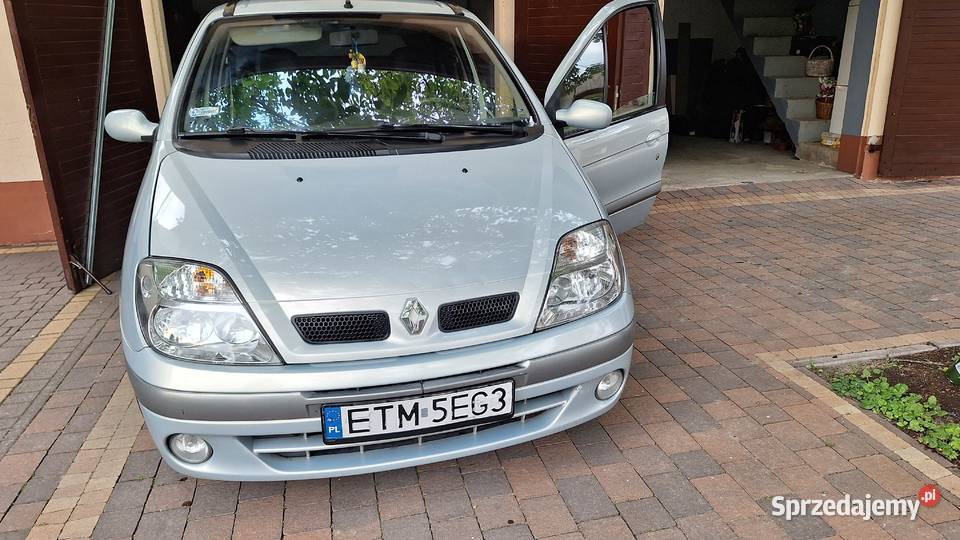 Scenic 16 benzyna 107 2 komplety kół manualna Tomaszów Mazowiecki