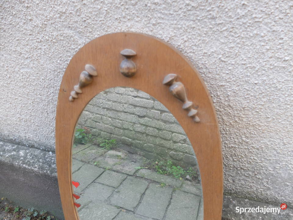 Owalne lustro z okresu PRL produkcja Bydgoszcz wielkopolskie Kościan