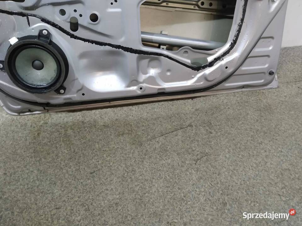 DRZWI PRAWE PRZÓD E16 E17 E18 LIFT Toyota Rok produkcji 2019