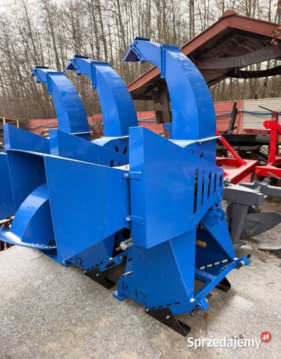Rębak bębnowy R12 DENIS napędzany WOM ciągnika