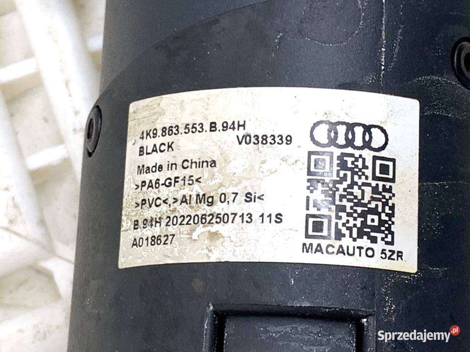 ROLETA BAGAŻNIKA AUDI A6 C8 Kombi 4K9863553B