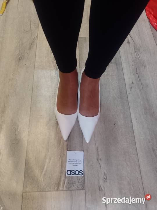 41 ASOS Design Białe czółenka wieczorowe w szpic Kraków