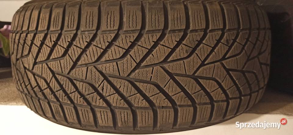 Opony zimowe Yokohama BluEarth 225 50 R18 Samochodowe Snopków