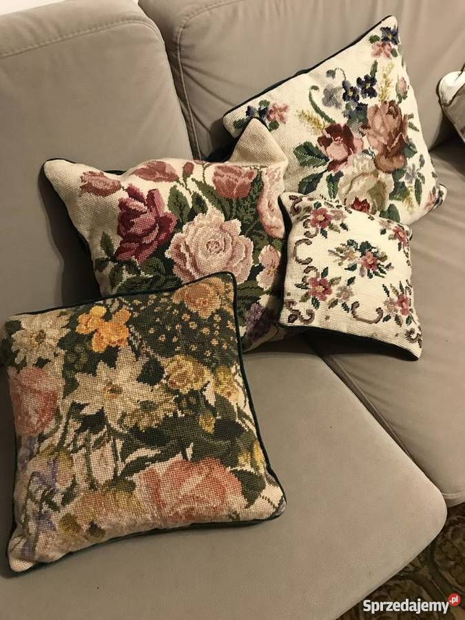 4 poduszki dekoracyjne haftowane motyw kwiatowy