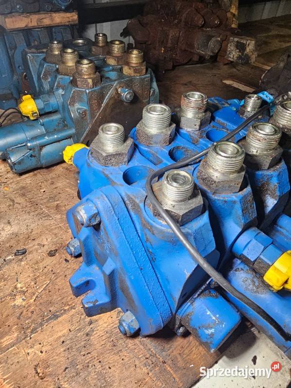 3sekcyjny rozdzielacz hydrauliczny JCB 3CX 4CX i