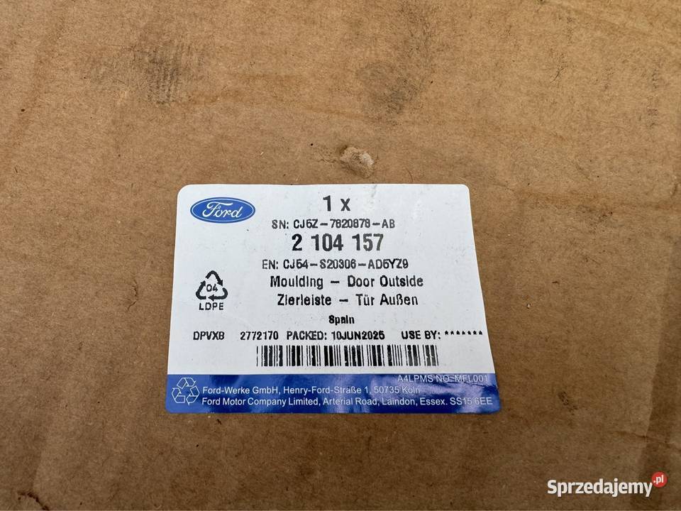 Listwa nakładka drzwi przód prawa rh ford kuga Rok produkcji 2018 Sieraków