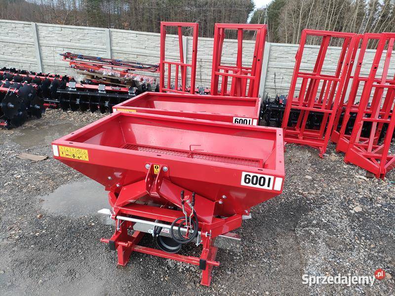 Rozsiewacz nawozu hydraulika STRUMYK TYTAN 18 sprzedam