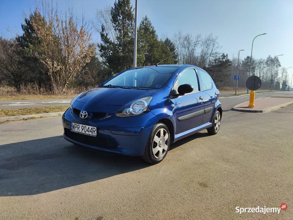 Toyota Aygo 10 Benzyna 68 5 Drzwi Klima radio Ostrowiec Świętokrzyski