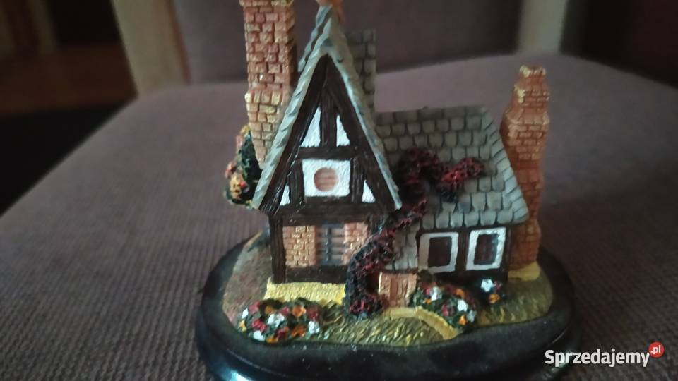 Kolekcja Starych domków ozdobnych Gołowierzchy