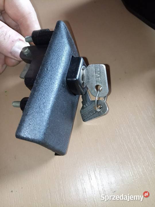 Fiat 126p Maluch zamek kluczyk klamka osobowe podkarpackie Stalowa Wola
