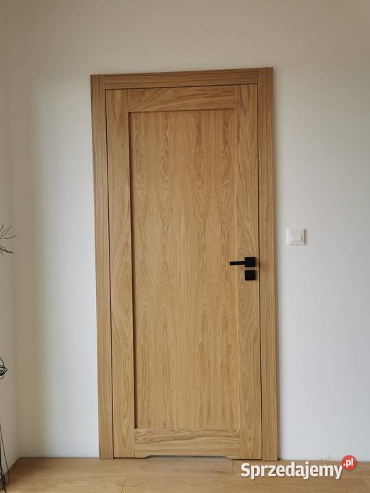 Drzwi wewnętrzne drewniane dębowe z ościeżnicą