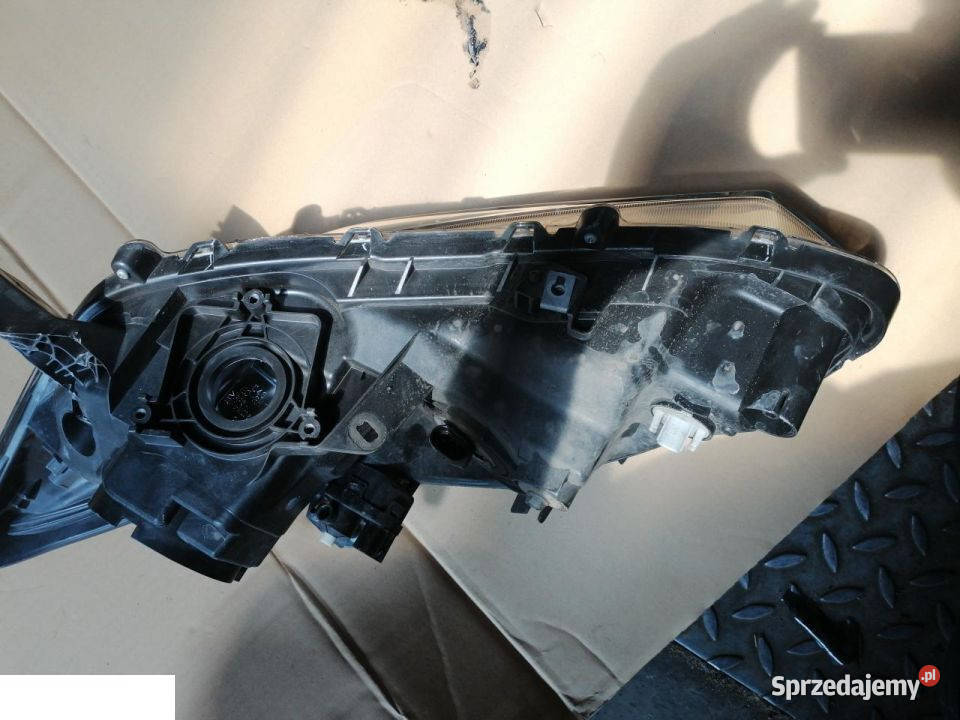 Honda Civic ix sedan reflektor prawy przód xenon osobowe Kozubszczyzna