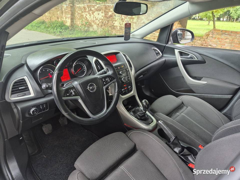 Opel Astra J 14 T Turbo 140 Hatchback 2011r gniazdo AUX Kock