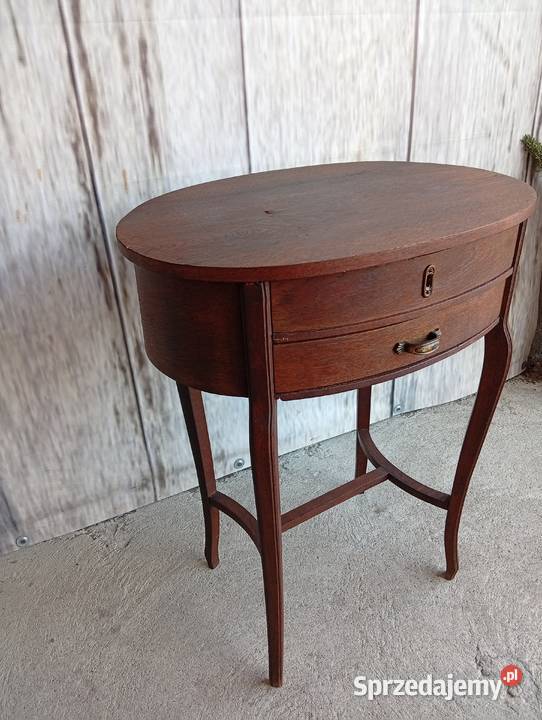 antyczny owalny stolik niciak w stylu Byczyna