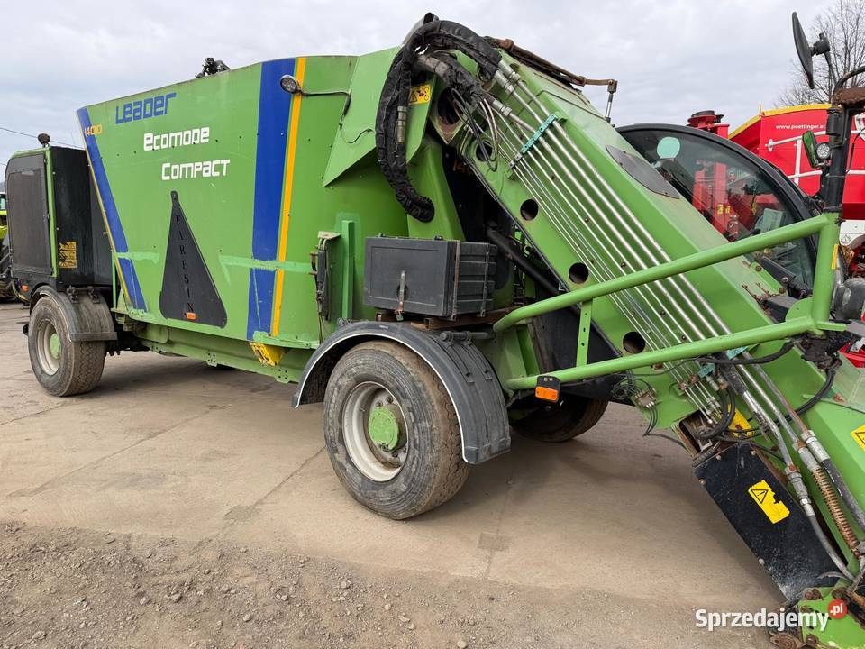 Paszowóz samojezdny Faresin Leader Compact 1400 Nowa Ruda