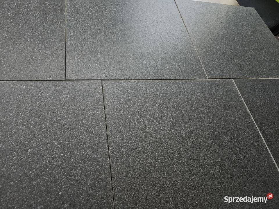 Granit ABSOLUT BLACK 305x305x1 satynowy Przemyśl