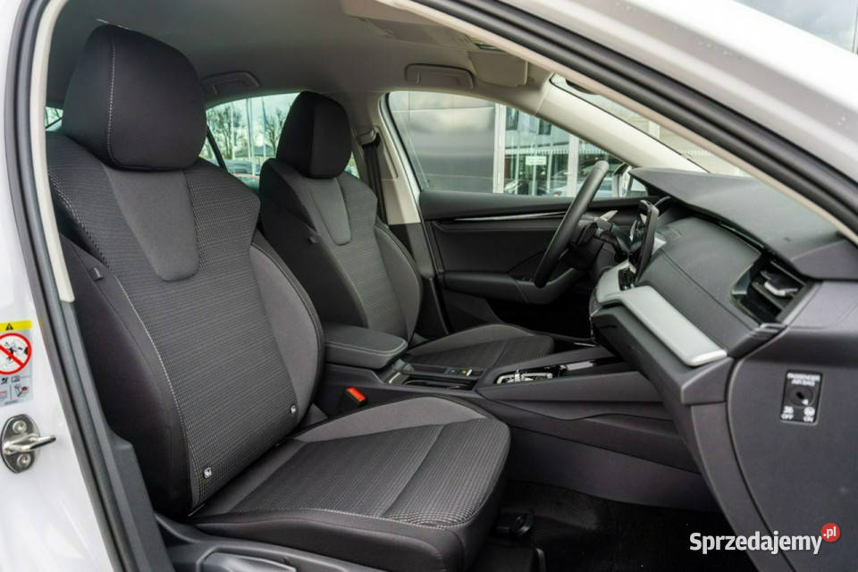 koda Octavia Drive Selection 15 TSI mHEV 150 DSG światła do jazdy dziennej Łódź