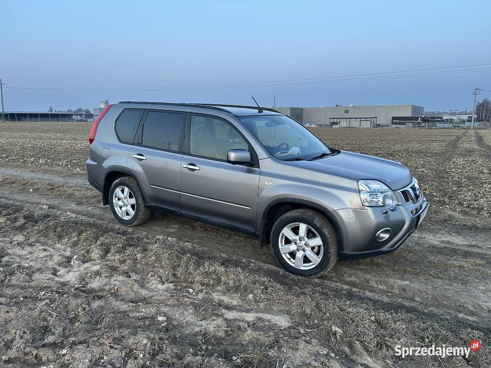 Nissan X trail t31 20 CDI Ekonomiczny Komfortowy nieuszkodzony