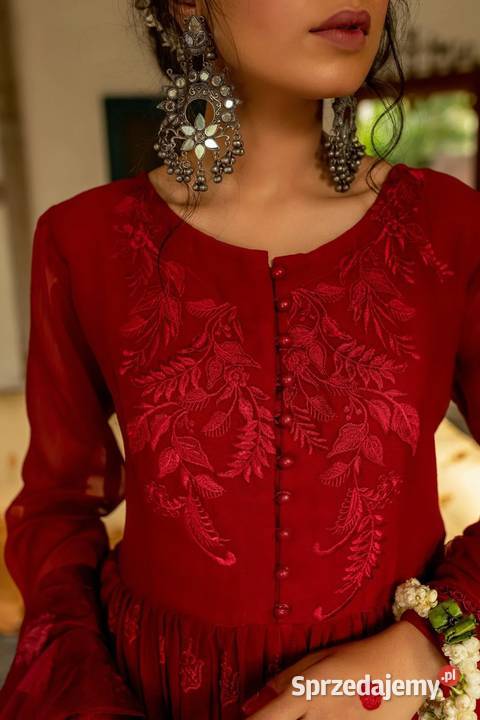 Bordowa sukienka haftowana S 36 szyfon haft zachodniopomorskie sprzedam