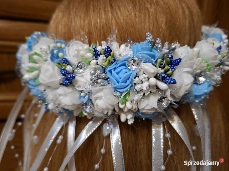 Wianek komunijny bialo niebieski asymetryczny Borów