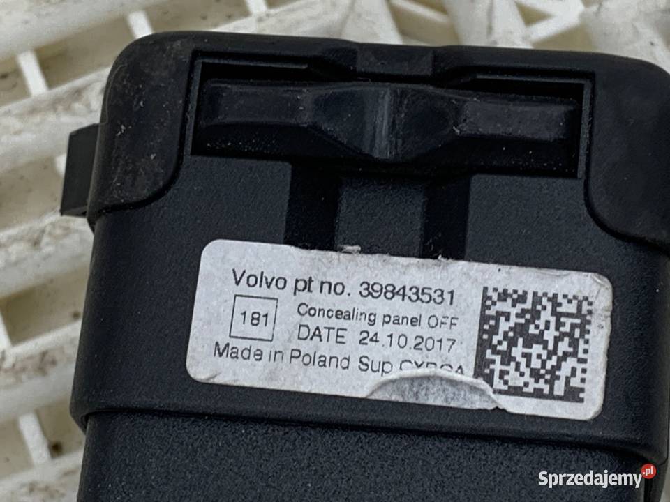 ROLETA BAGAŻNIKA VOLVO V60 I Kombi 1018 OSŁONA