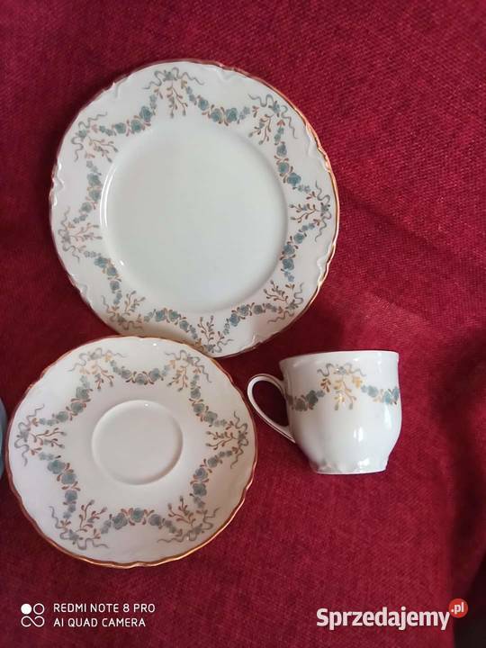 Filiżanka z talerzykiem deserowym