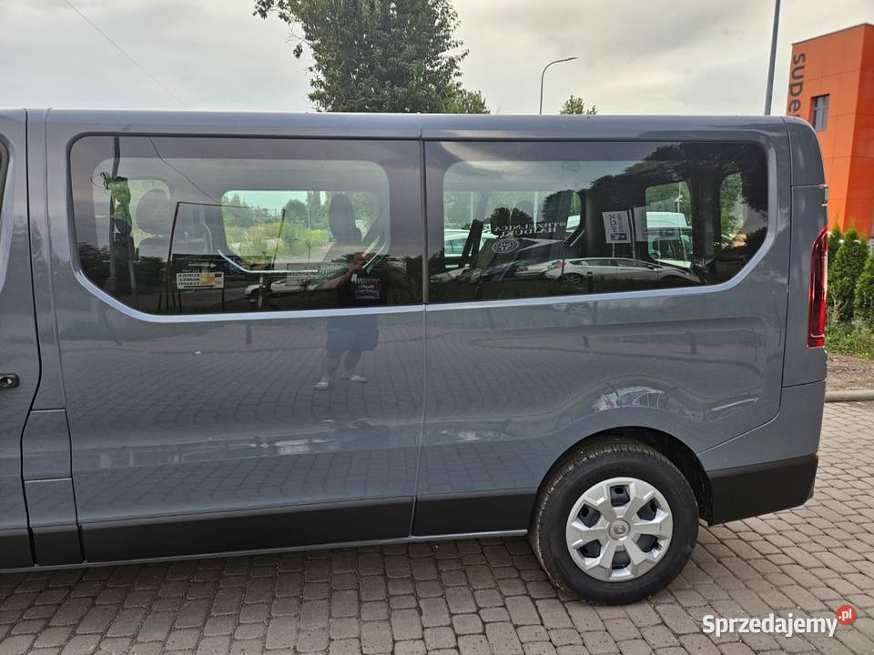RENAULT Trafic Blue dCi 150 Euro 6 Trafic Kombi Warszawa