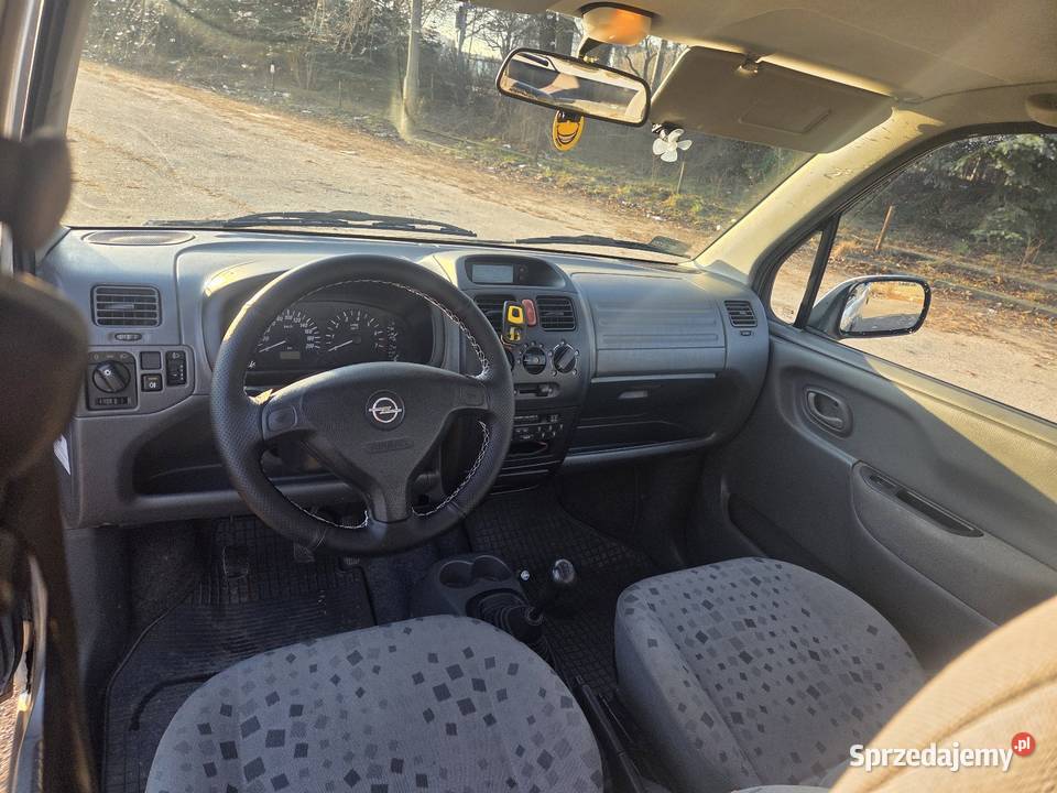 Opel Agila 12 Rok produkcji 2002 Radom