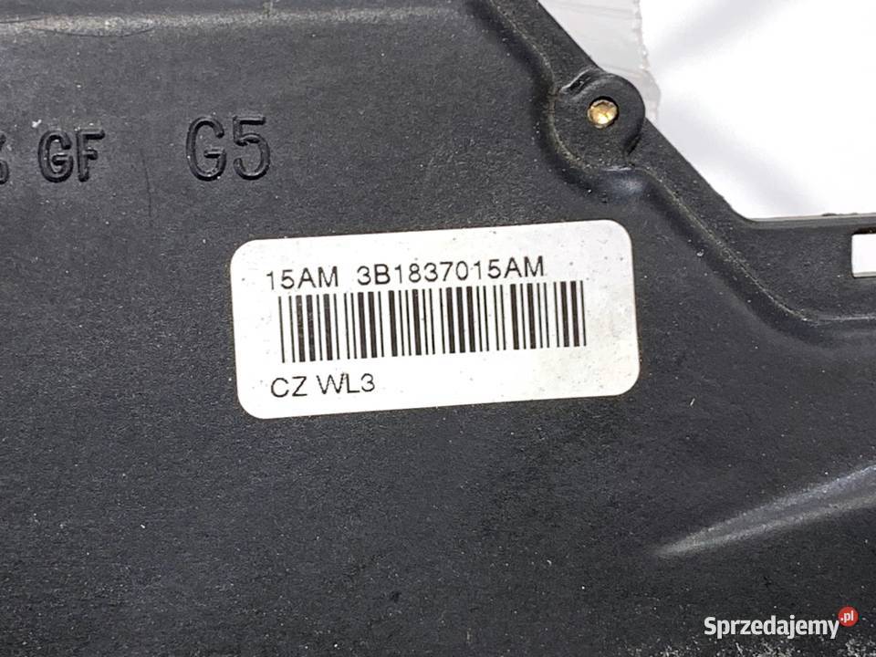 ZAMEK DRZWI LEWY PRZÓD VW POLO IV 9N Hatchback