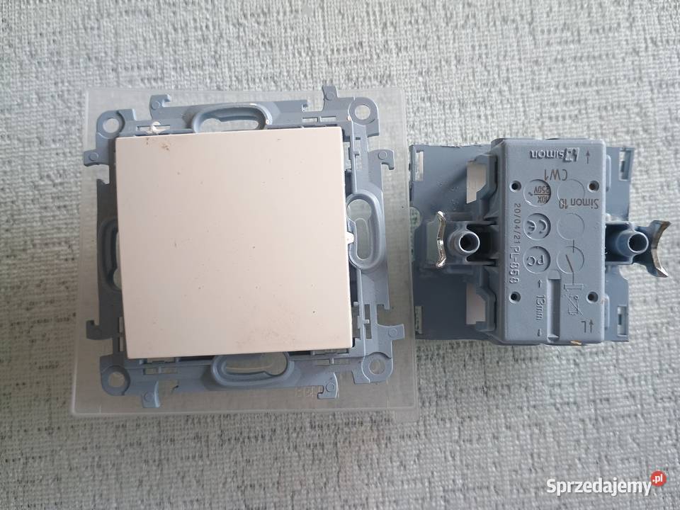 Gniazdko pojedyncze z uziemieniemwłącznik SIMONE łódzkie Łódź